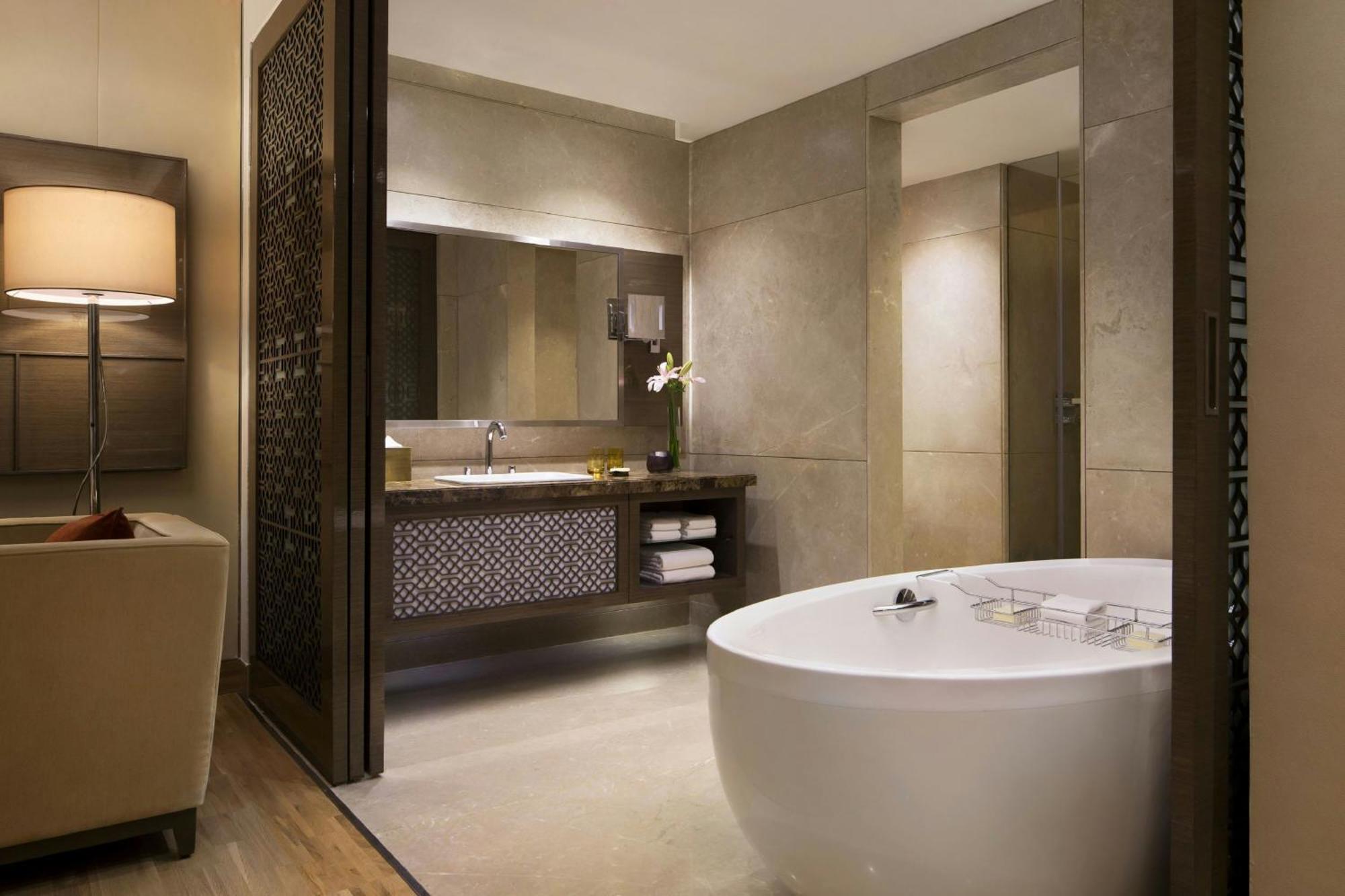 Jw Marriott Mumbai Sahar Airport — Photos 1